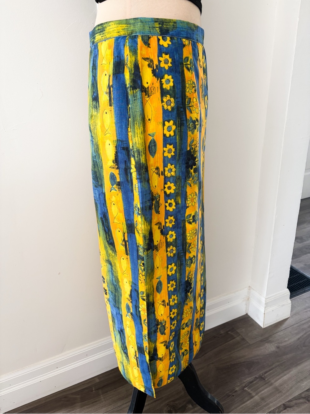 Vintage AGMIR Fish & Floral Print Maxi Skirt, Size L (32” W) – Made in Europe - Picture 10 of 12